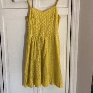 yellow dress